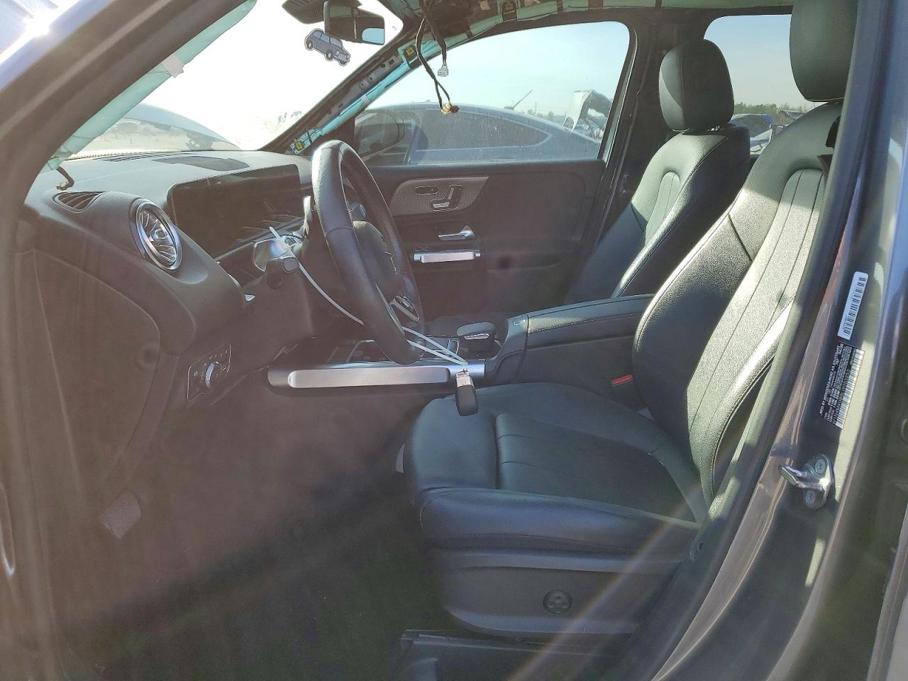 2020 MERCEDES-BENZ GLB 250 photo 7