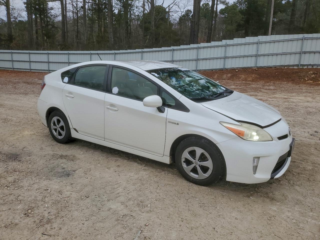 2013 TOYOTA PRIUS photo 4