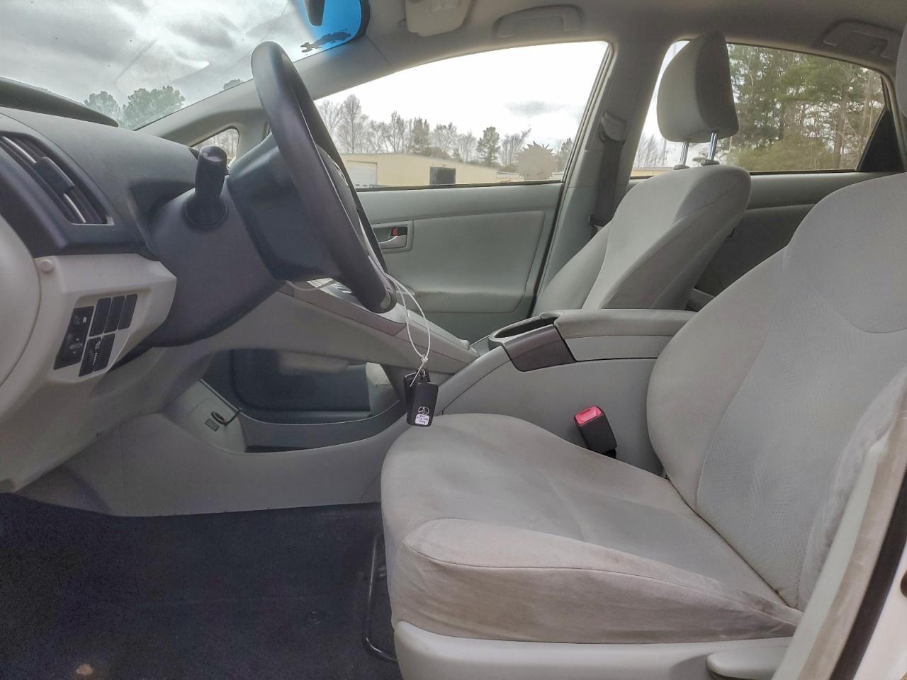 2013 TOYOTA PRIUS photo 7