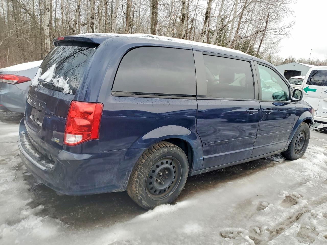 2013 DODGE GRAND CARAVAN SE photo 3