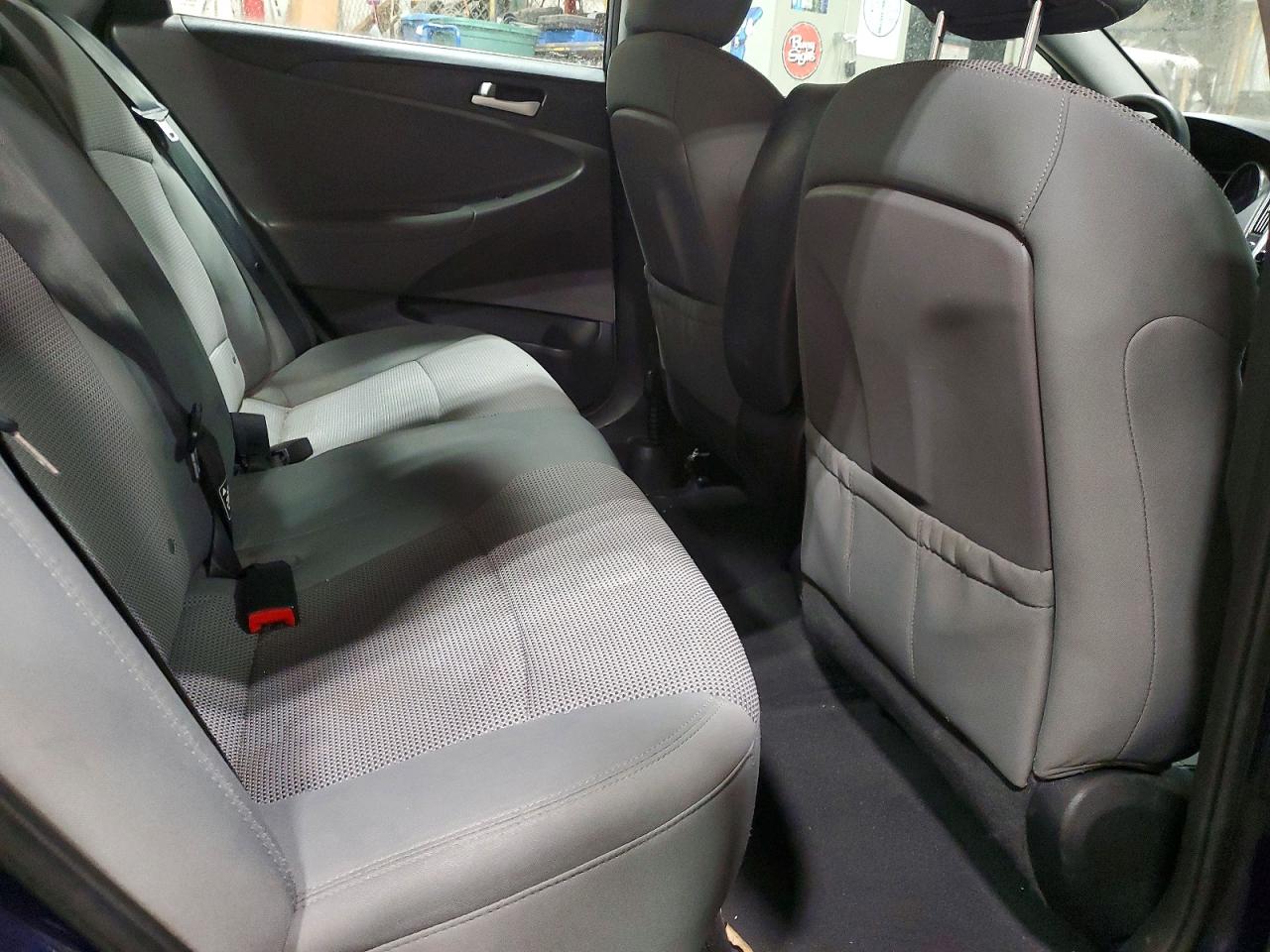 2013 HYUNDAI SONATA GLS photo 10