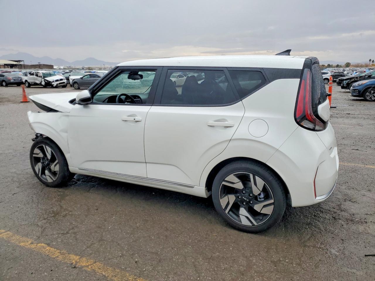 2025 KIA SOUL GT-LINE photo 3