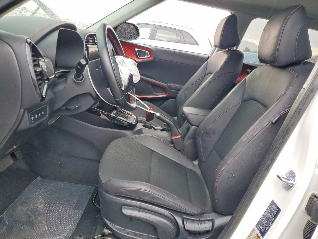 2025 KIA SOUL GT-LINE photo 13