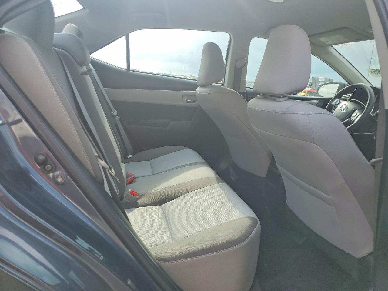 2019 TOYOTA COROLLA L photo 10