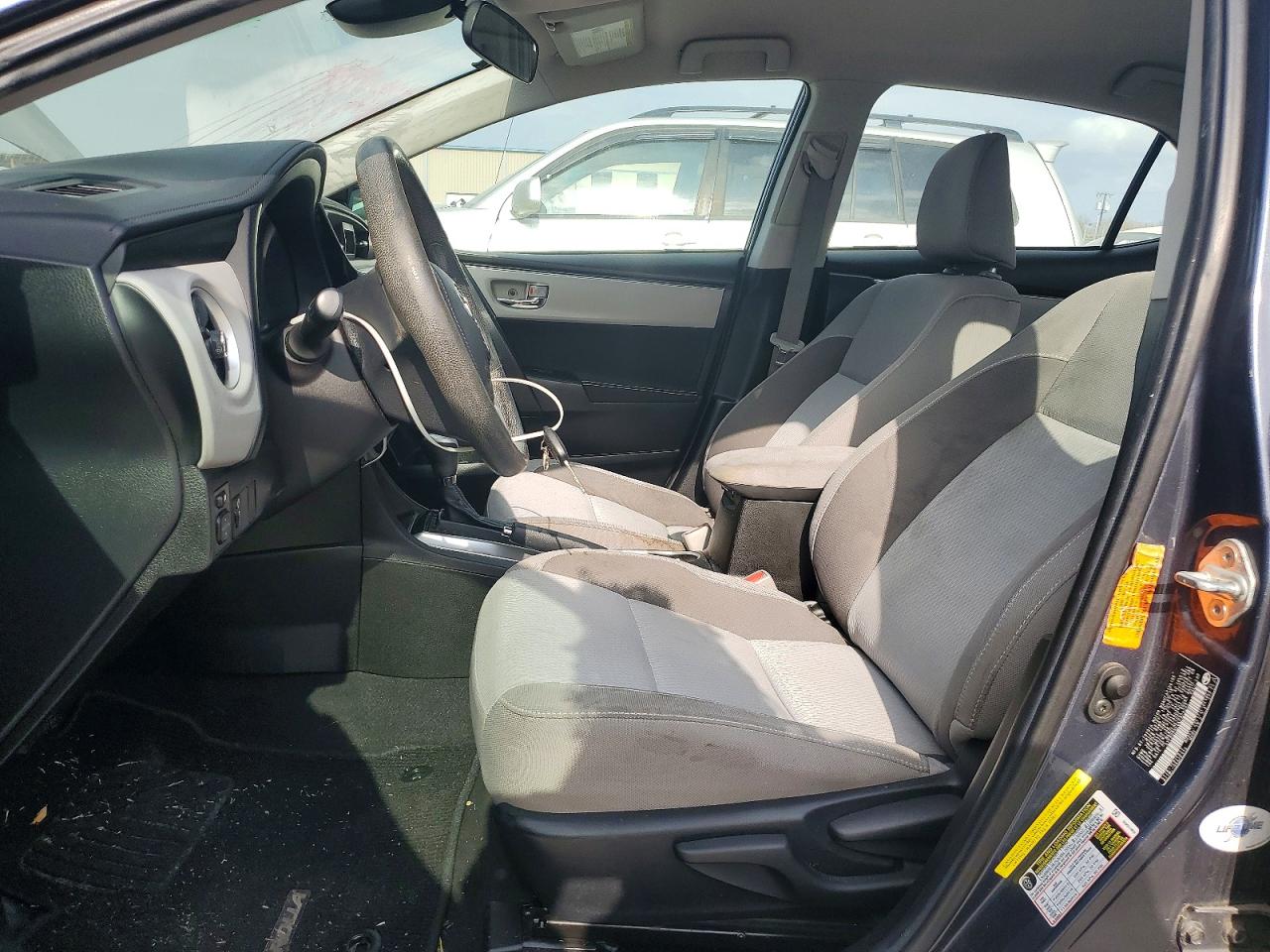 2019 TOYOTA COROLLA L photo 7