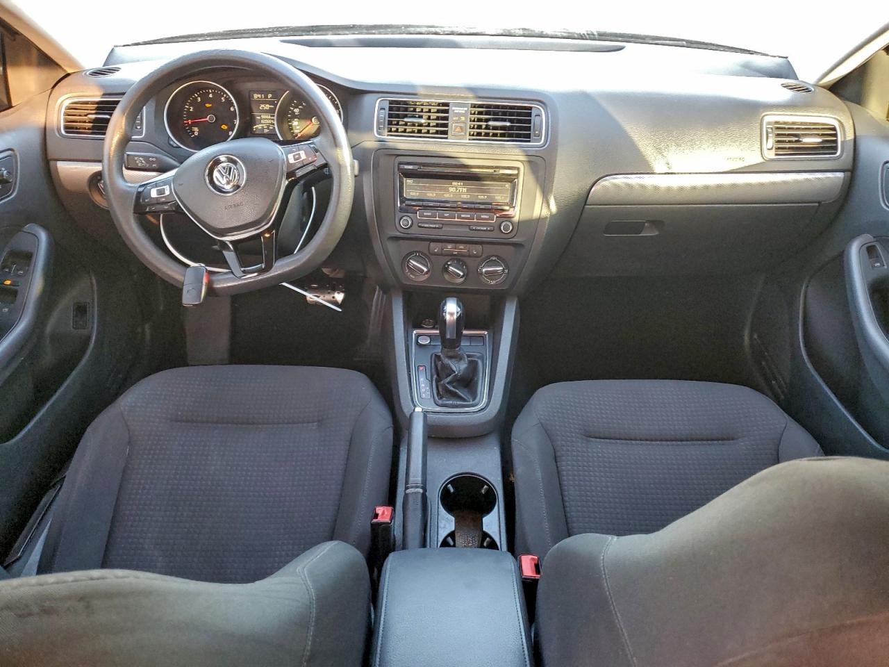 2015 VOLKSWAGEN JETTA SE photo 8