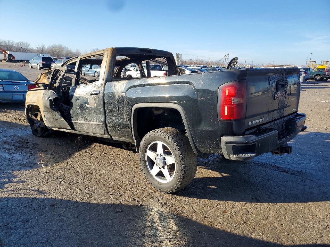 2015 GMC SIERRA K2500 DENALI photo 3