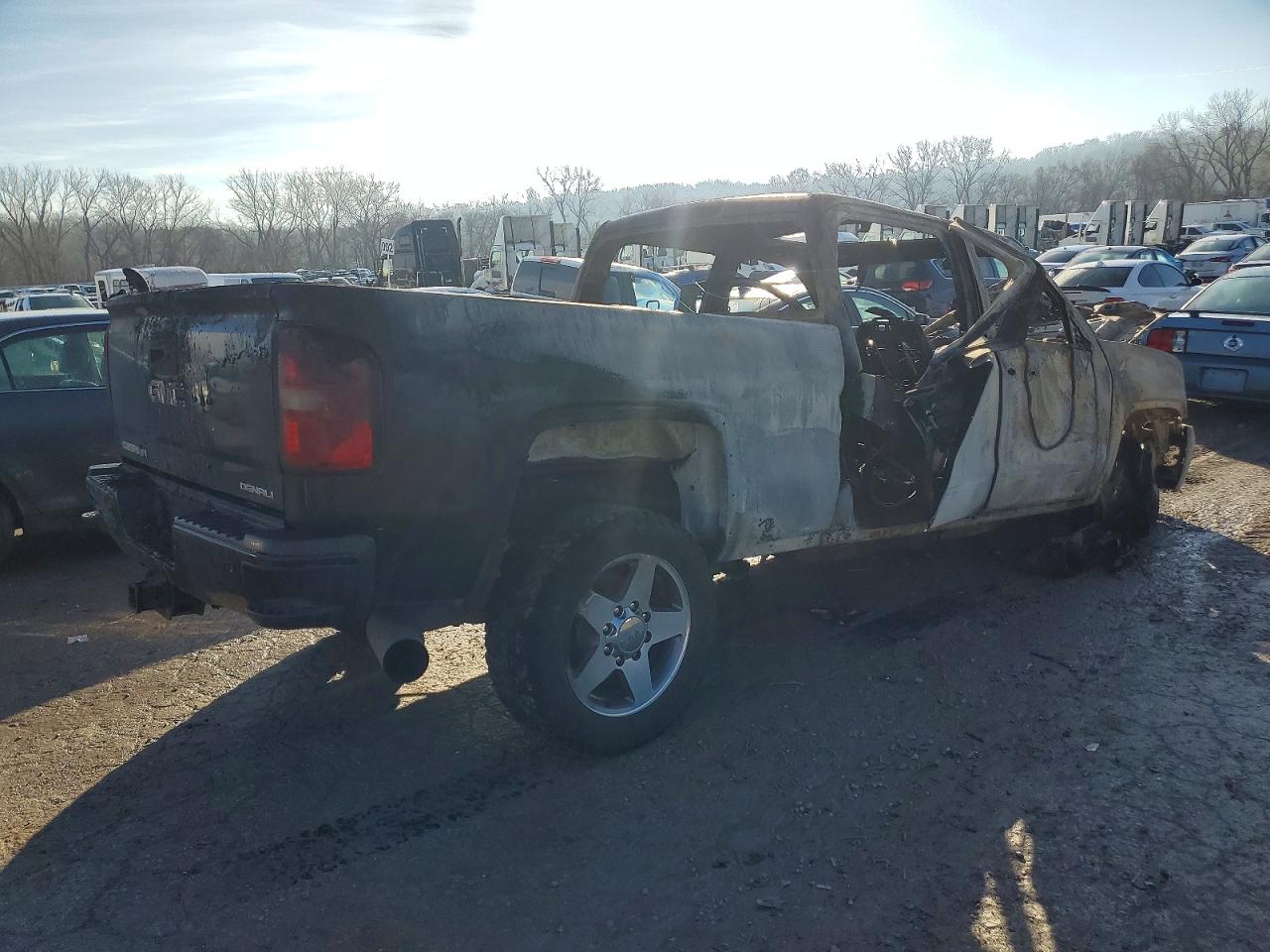 2015 GMC SIERRA K2500 DENALI photo 5