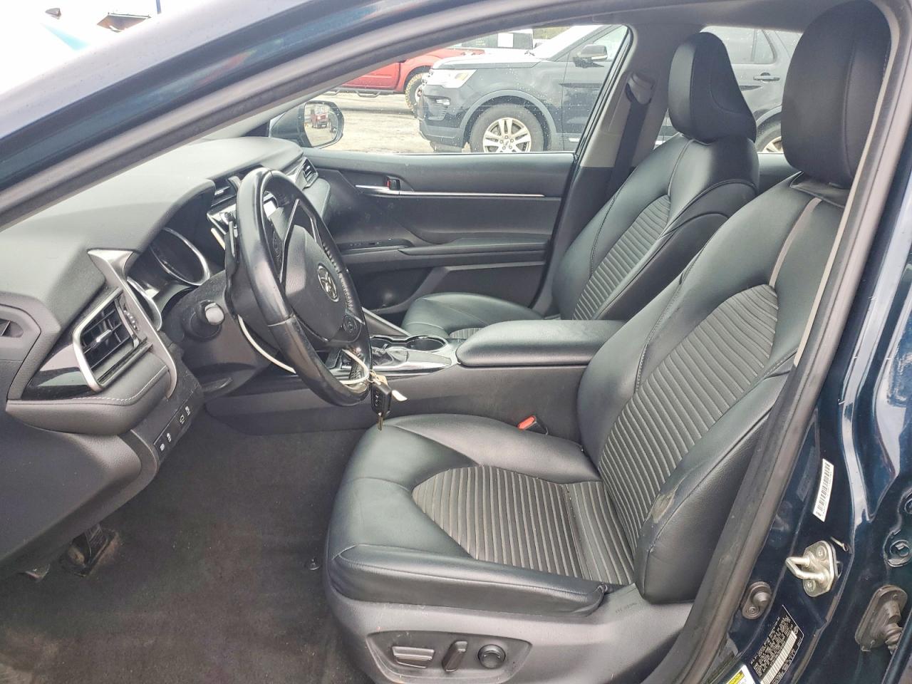 2019 TOYOTA CAMRY L photo 7