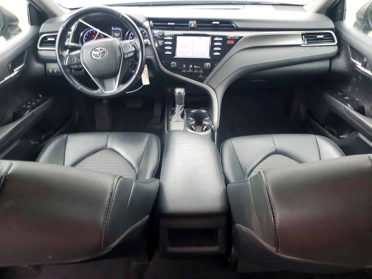 2019 TOYOTA CAMRY L photo 8