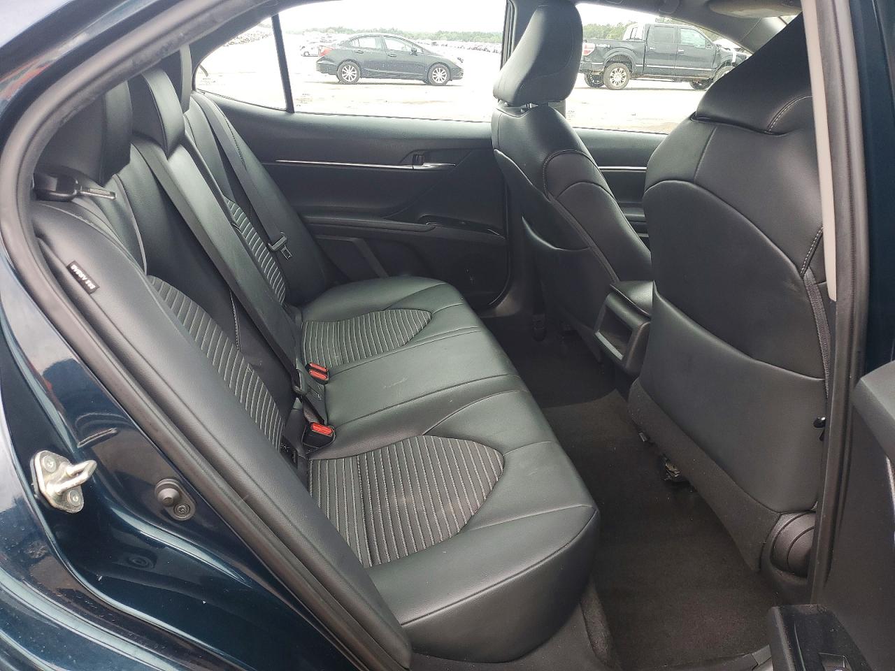 2019 TOYOTA CAMRY L photo 10