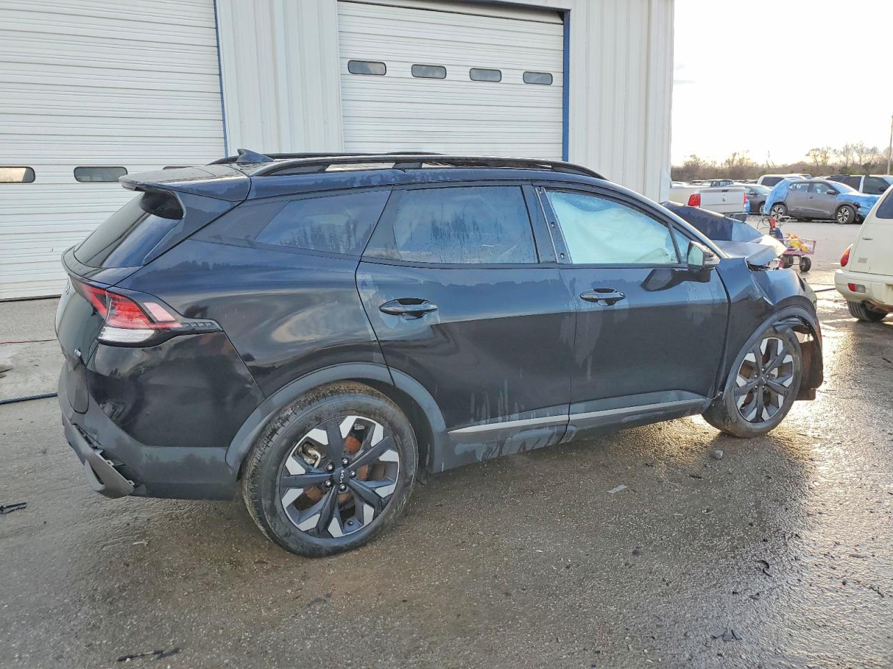2023 KIA SPORTAGE X LINE photo 3