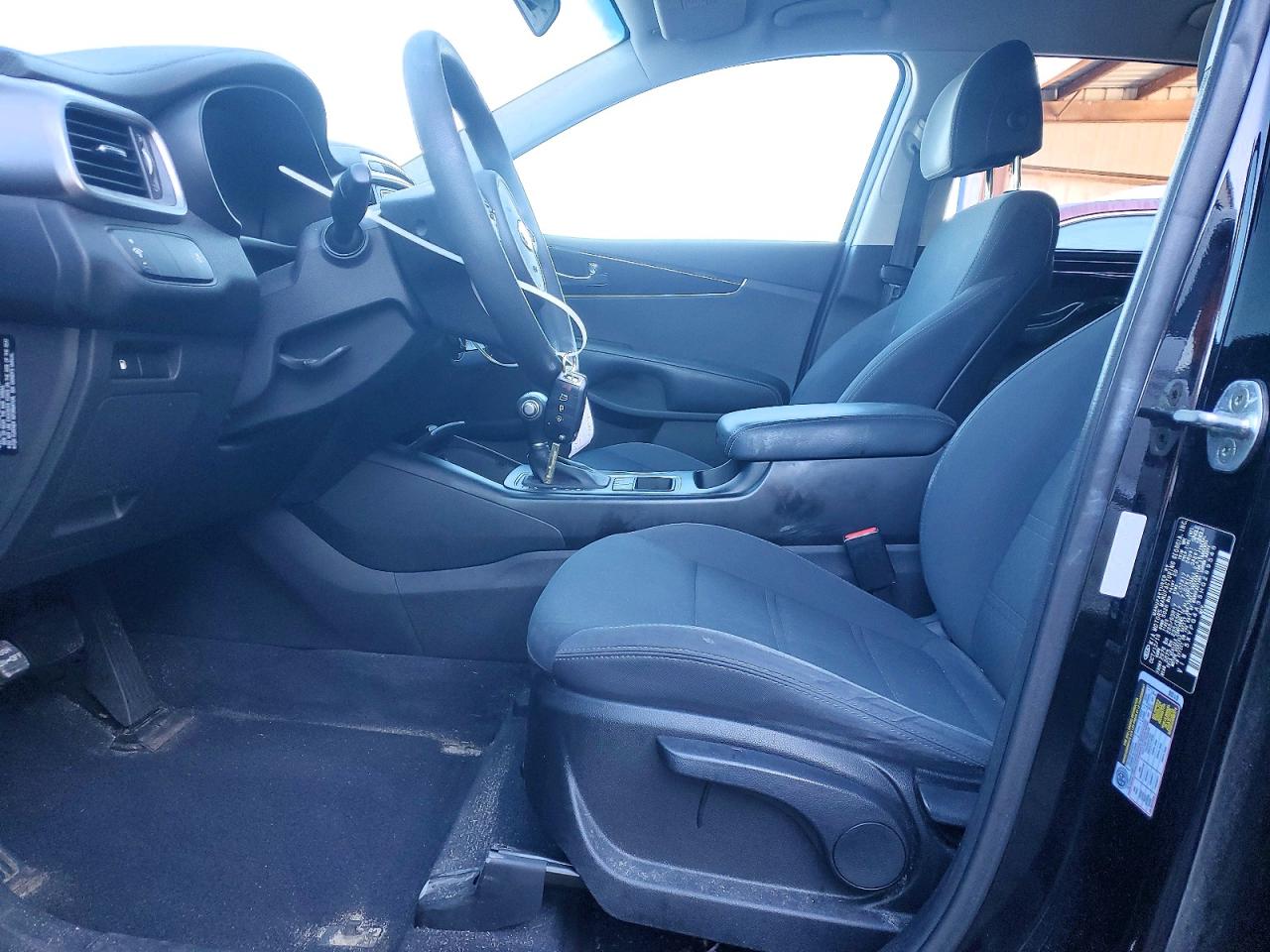 2017 KIA SORENTO LX photo 7