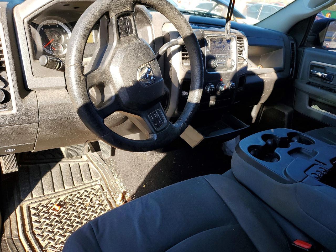 2014 RAM 1500 ST photo 8