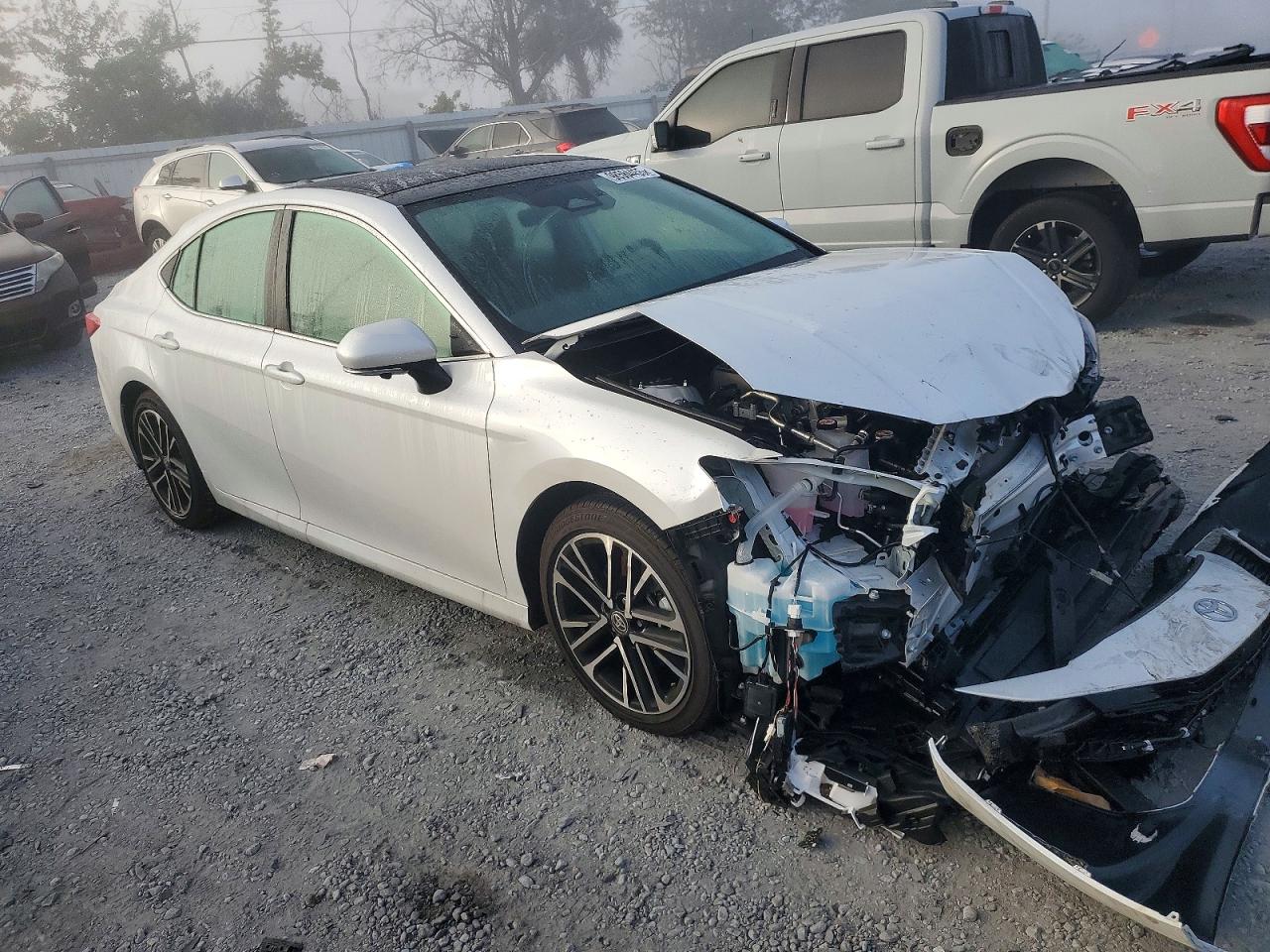 2025 TOYOTA CAMRY XSE photo 4