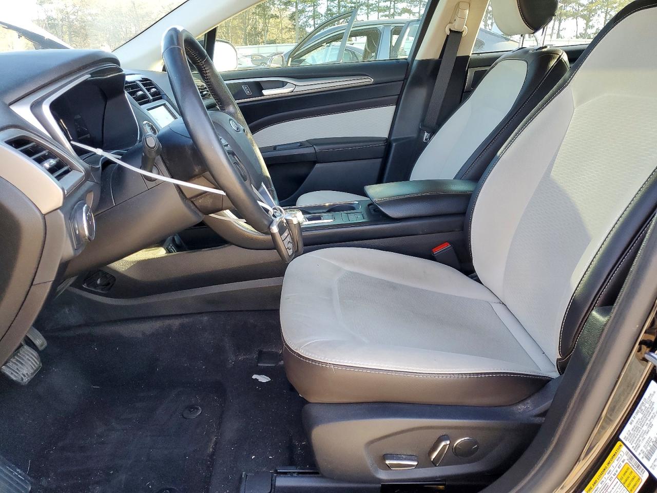 2020 FORD FUSION SE photo 7
