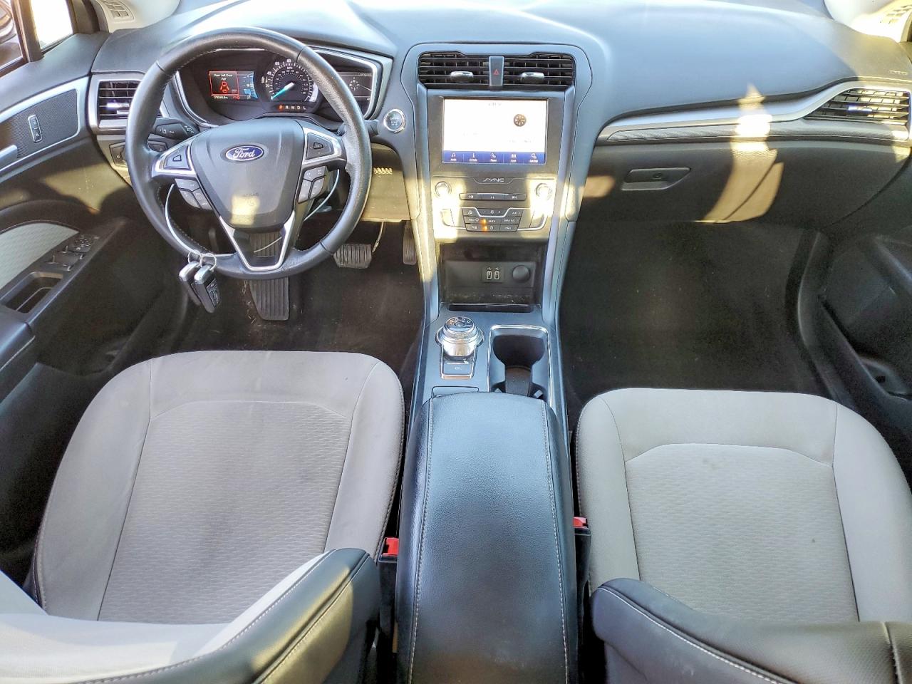 2020 FORD FUSION SE photo 8