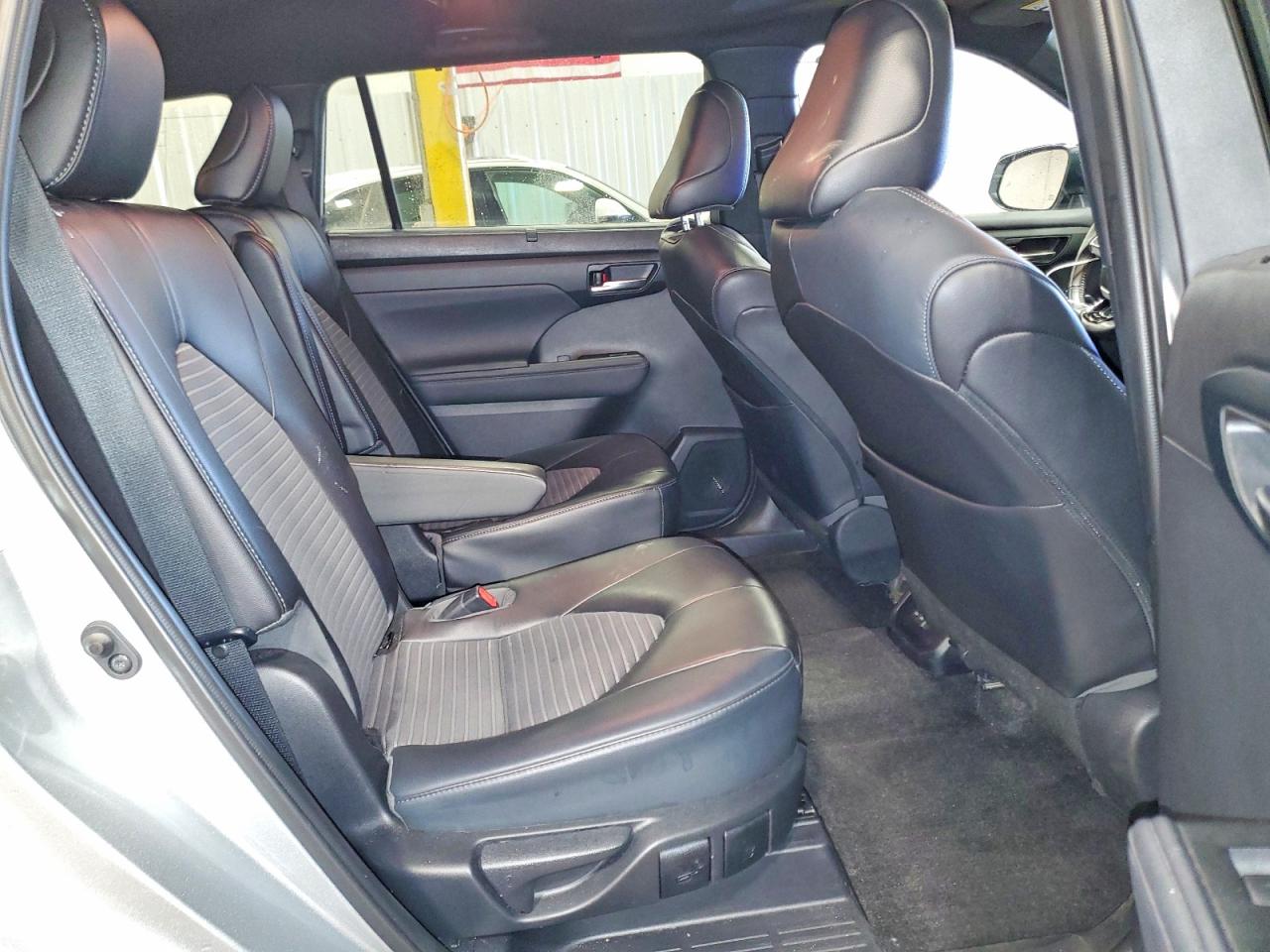 2023 TOYOTA HIGHLANDER L photo 11
