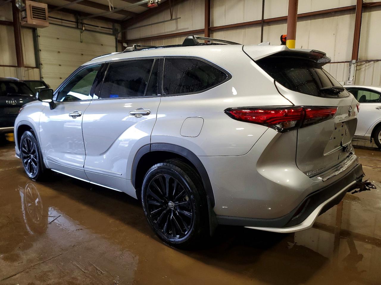 2023 TOYOTA HIGHLANDER L photo 2
