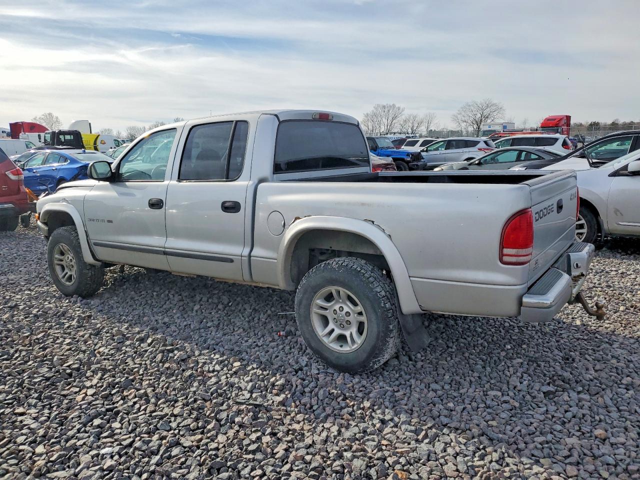 2002 DODGE DAKOTA QUAD SLT photo 2