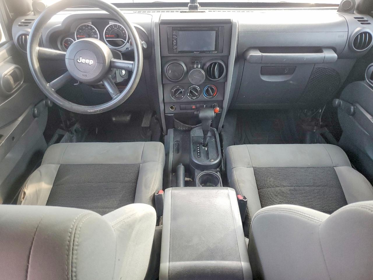 2010 JEEP WRANGLER UNLIMITED SPORT photo 8