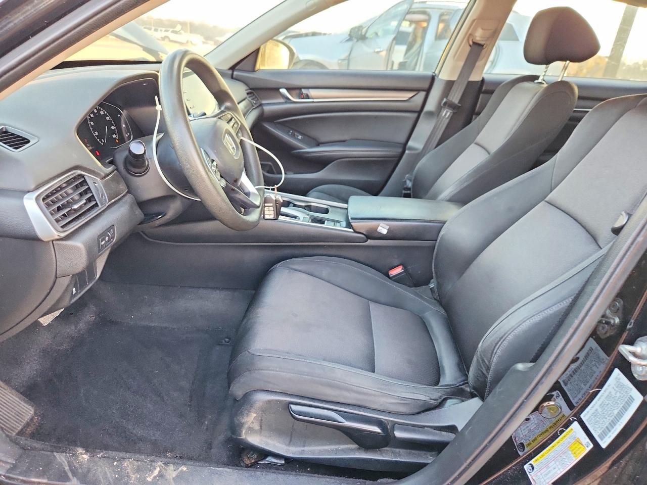 2018 HONDA ACCORD LX photo 7