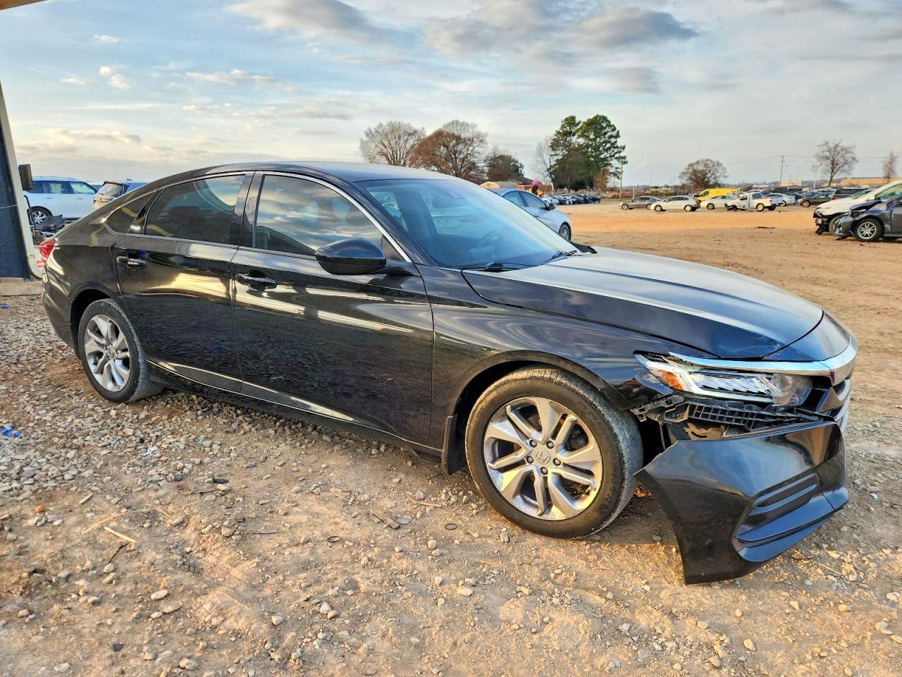 2018 HONDA ACCORD LX photo 4
