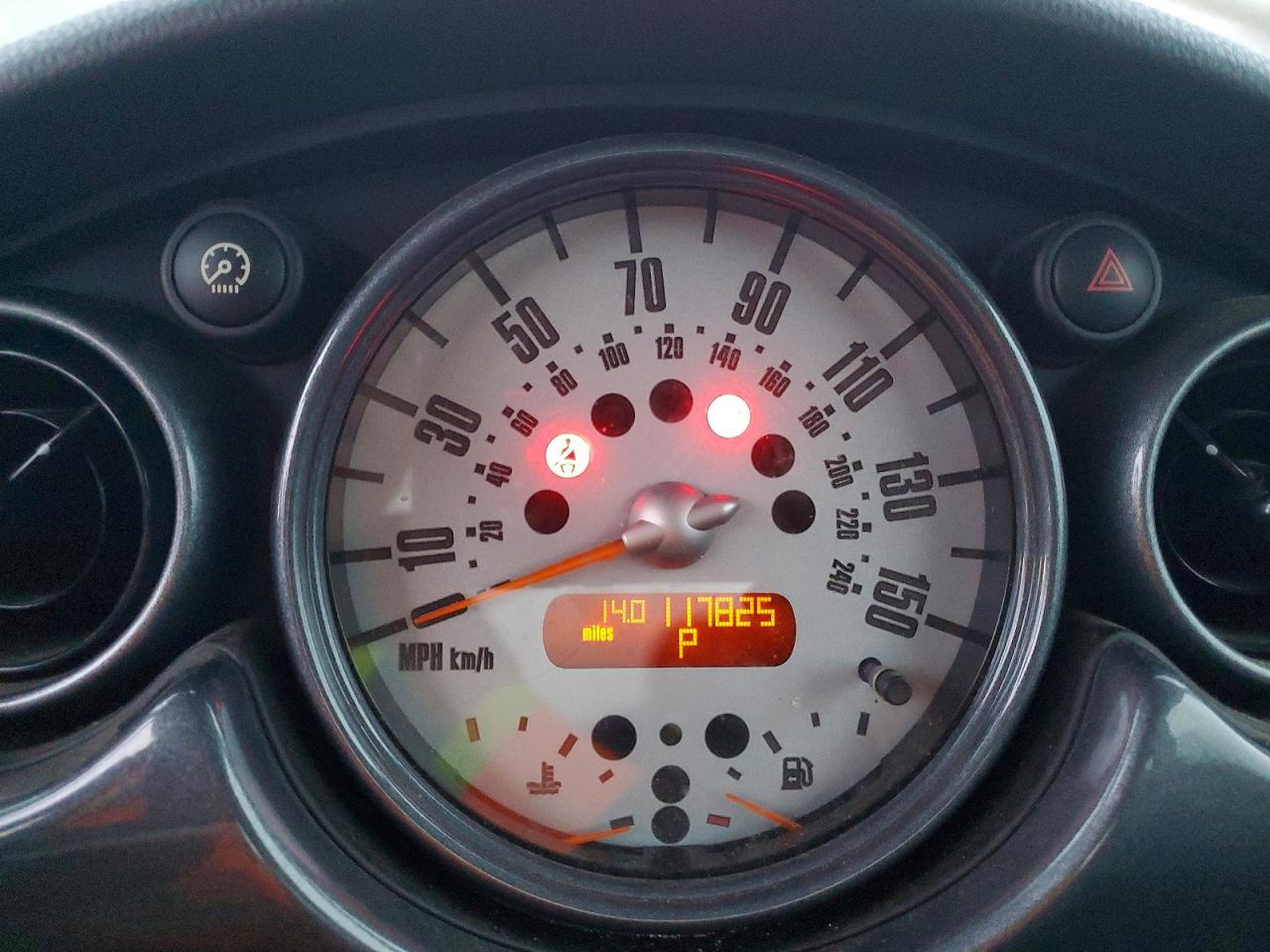 2004 MINI COOPER photo 9