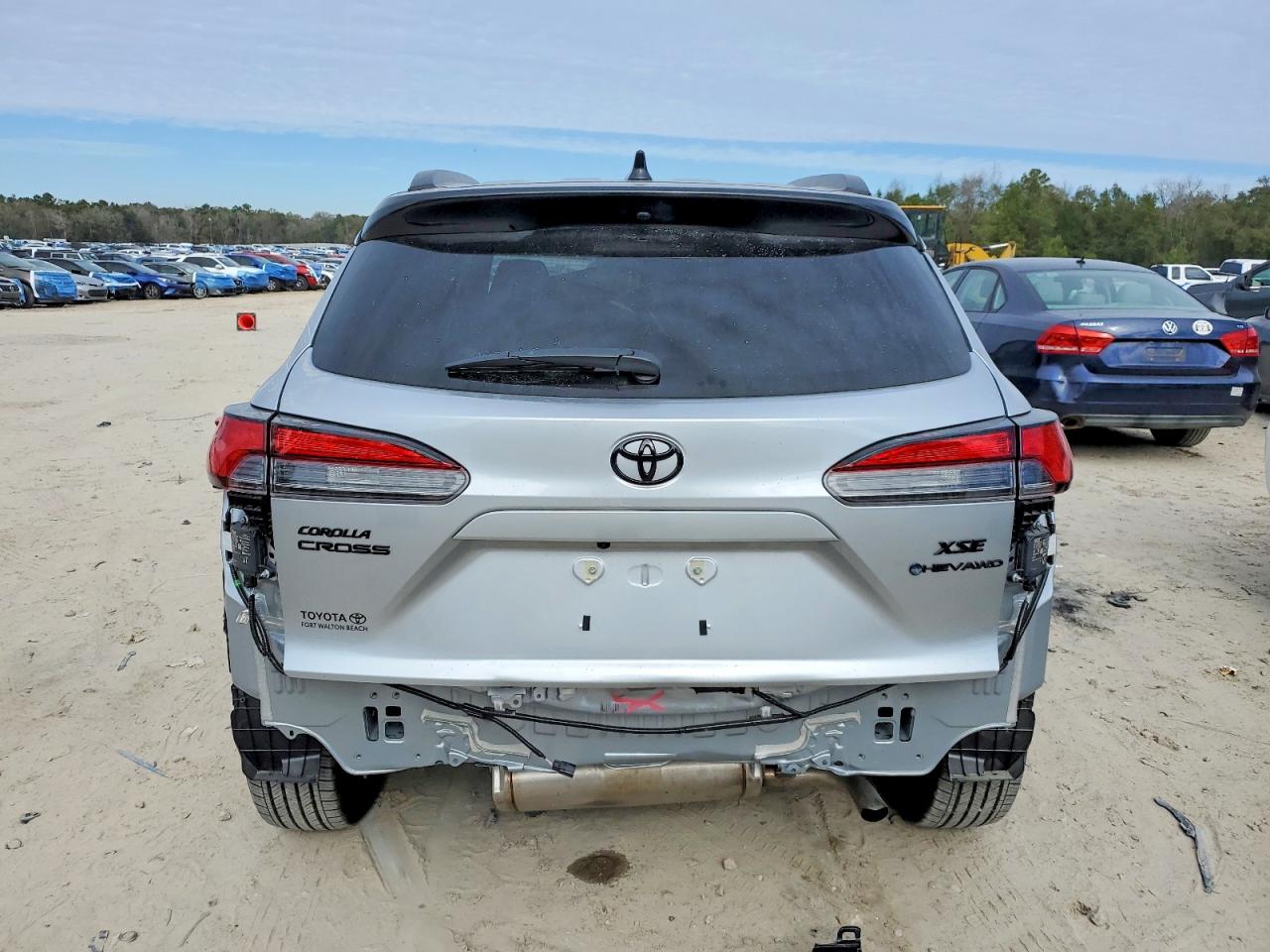 2025 TOYOTA COROLLA CROSS SE photo 11