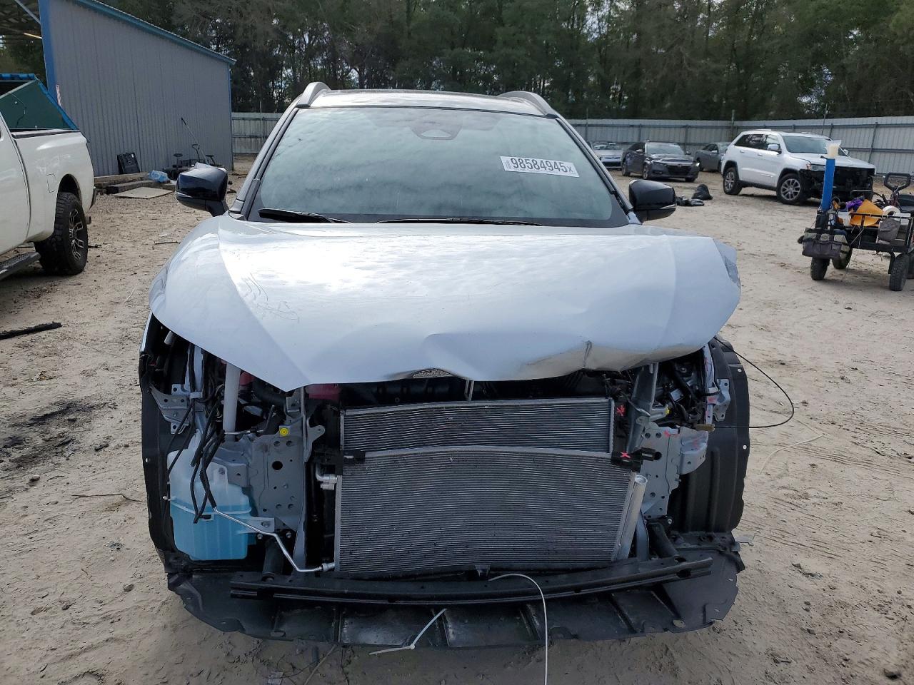 2025 TOYOTA COROLLA CROSS SE photo 9