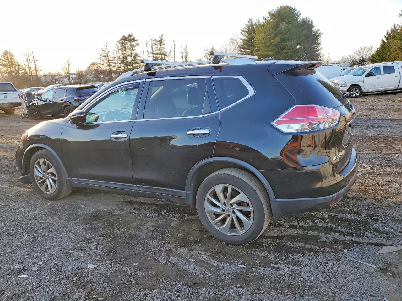 2014 NISSAN ROGUE S photo 2