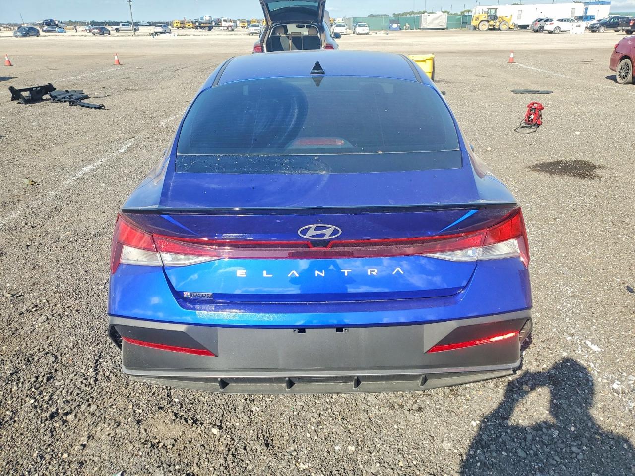 2025 HYUNDAI ELANTRA SEL SPORT photo 6