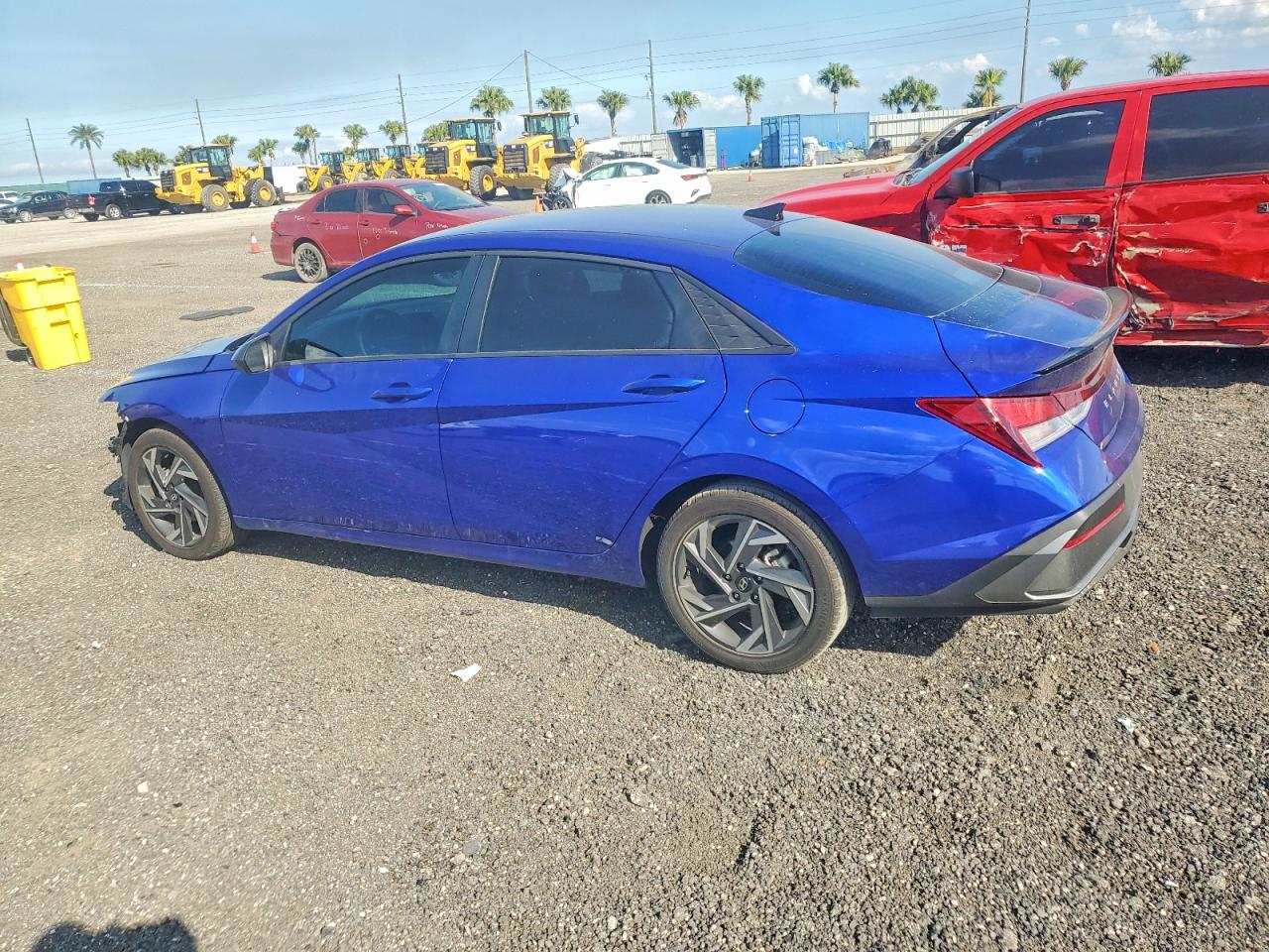 2025 HYUNDAI ELANTRA SEL SPORT photo 2