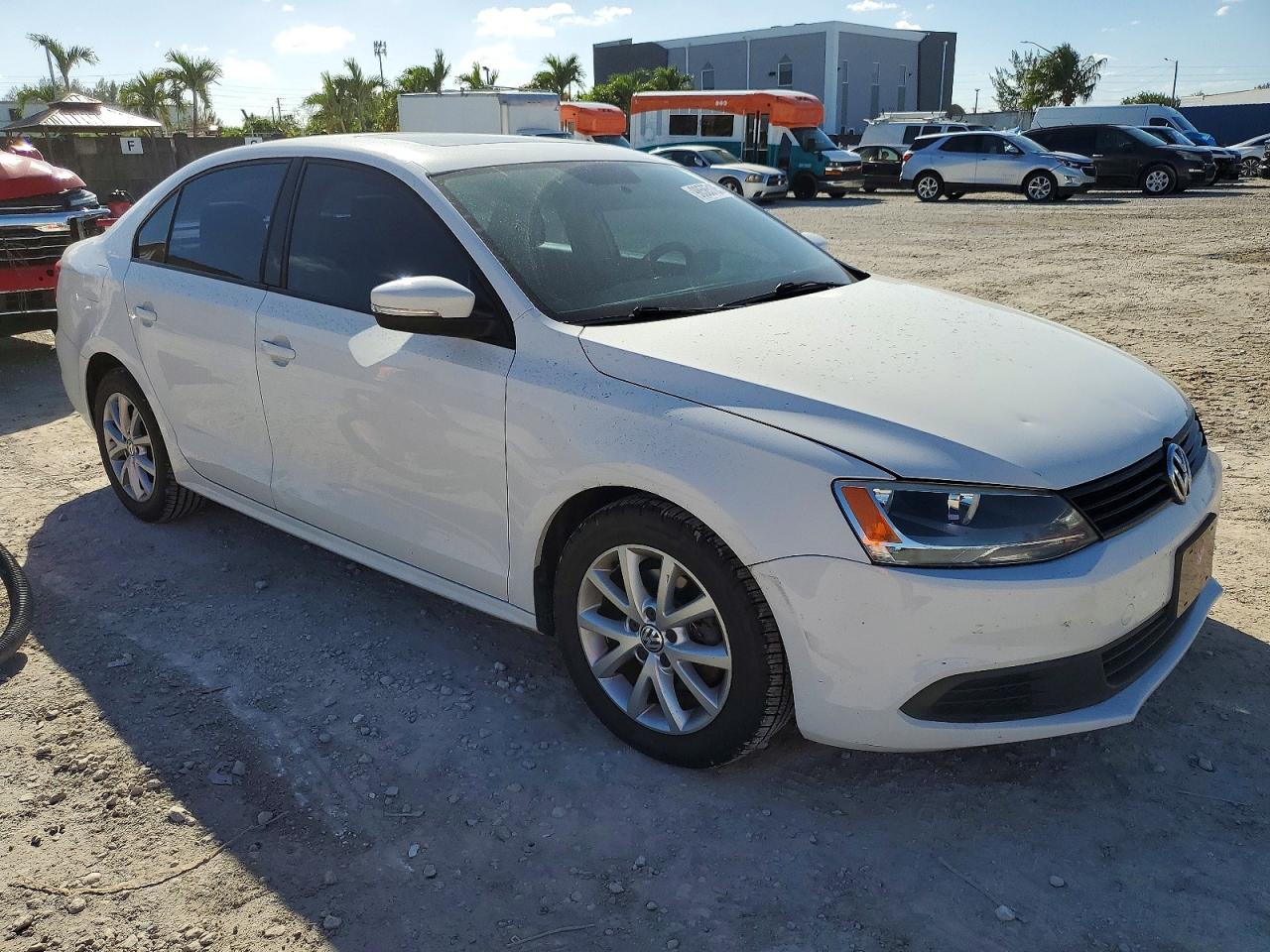 2012 VOLKSWAGEN JETTA SE photo 4
