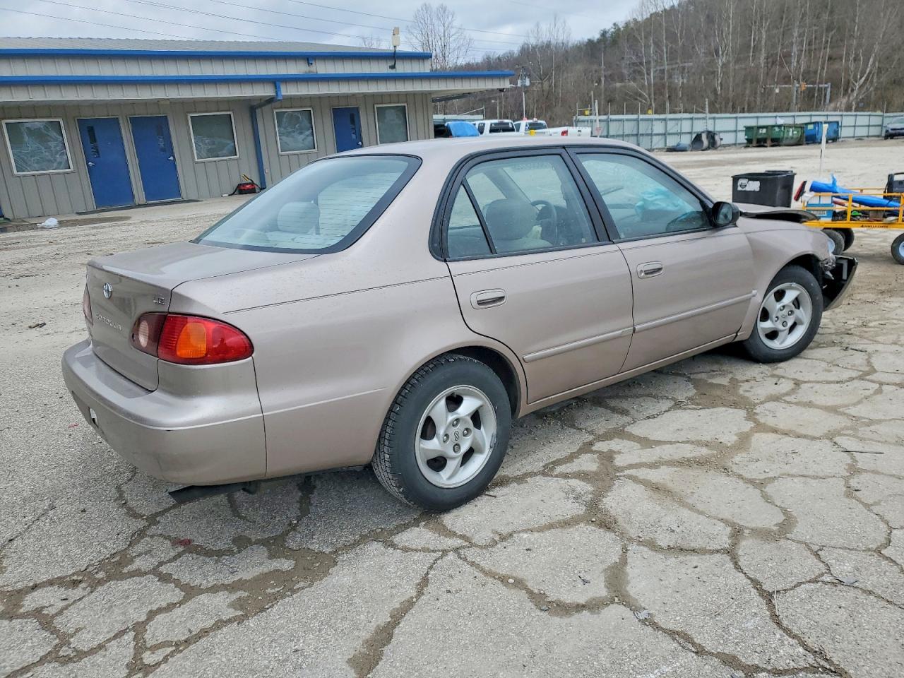 2001 TOYOTA COROLLA CE photo 3