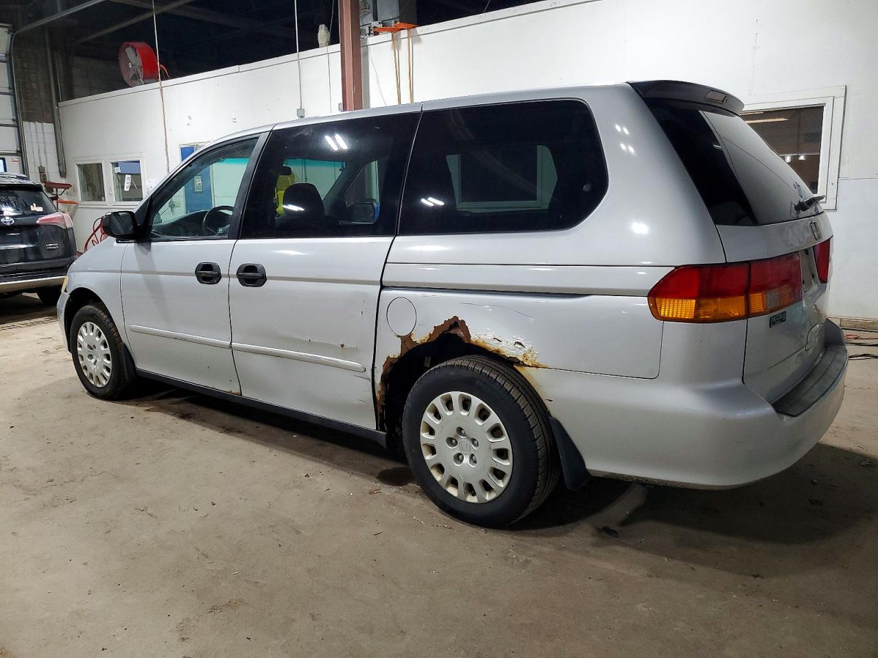 2002 HONDA ODYSSEY LX photo 2