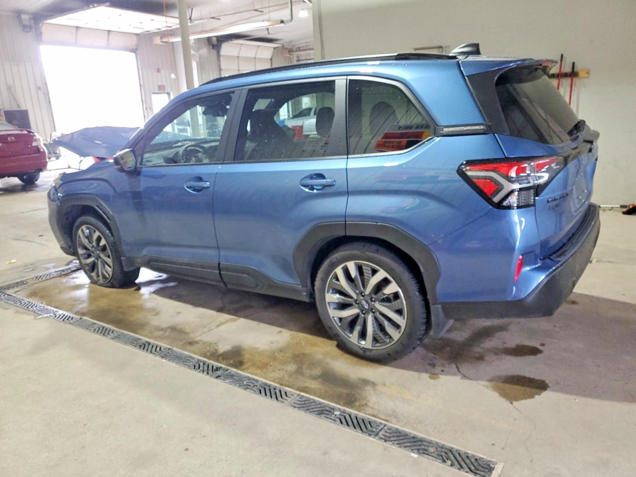 2025 SUBARU FORESTER TOURING photo 3