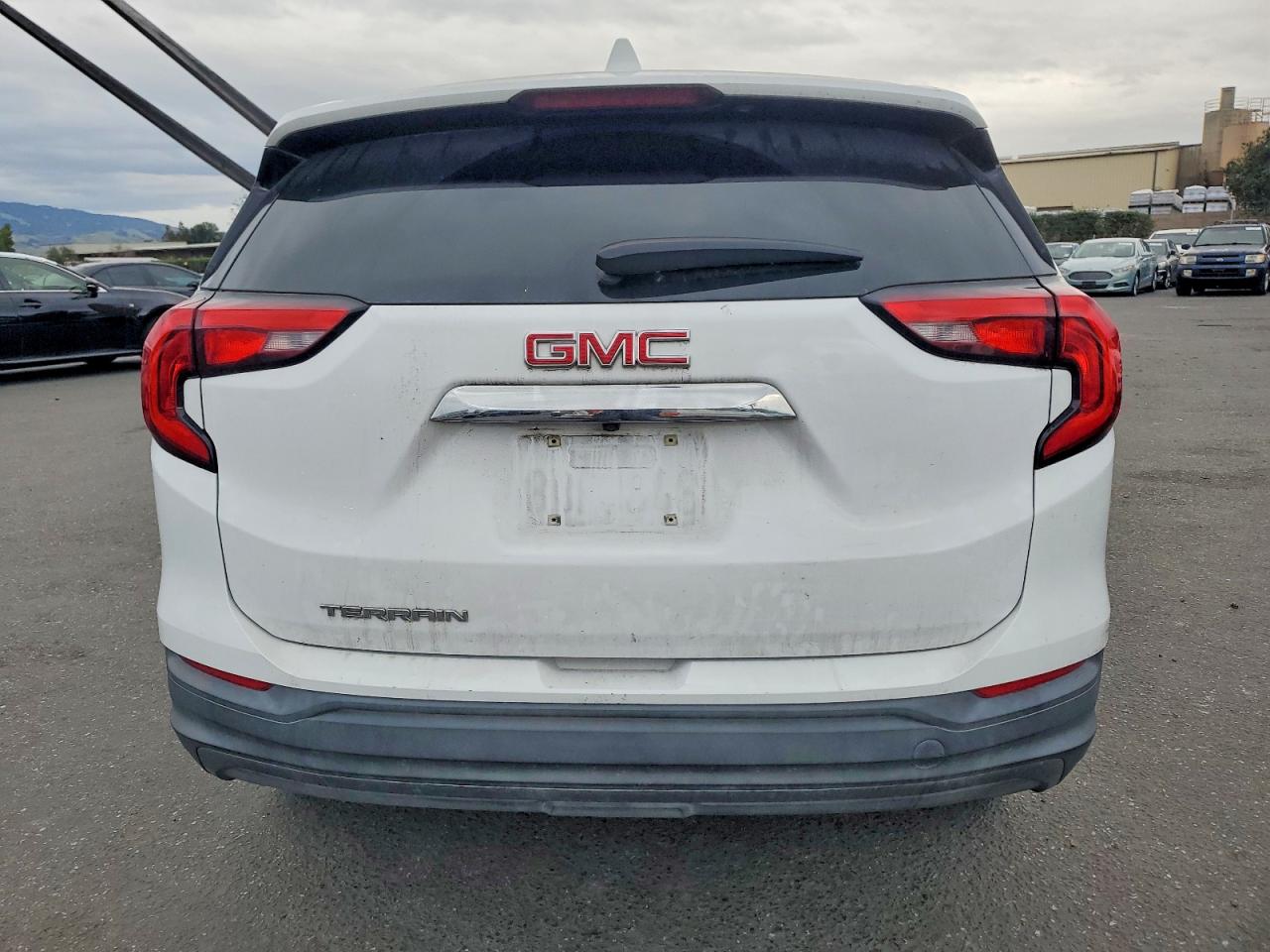 2018 GMC TERRAIN SLE photo 6