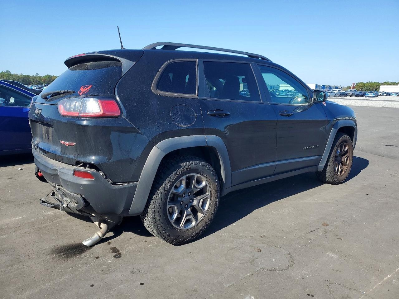 2019 JEEP CHEROKEE TRAILHAWK photo 3