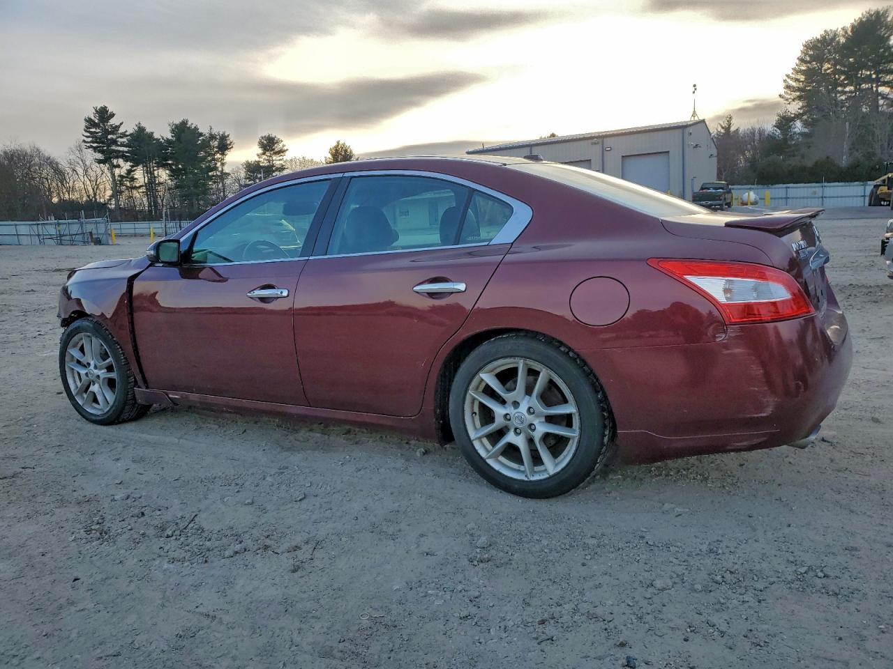 2010 NISSAN MAXIMA S photo 3