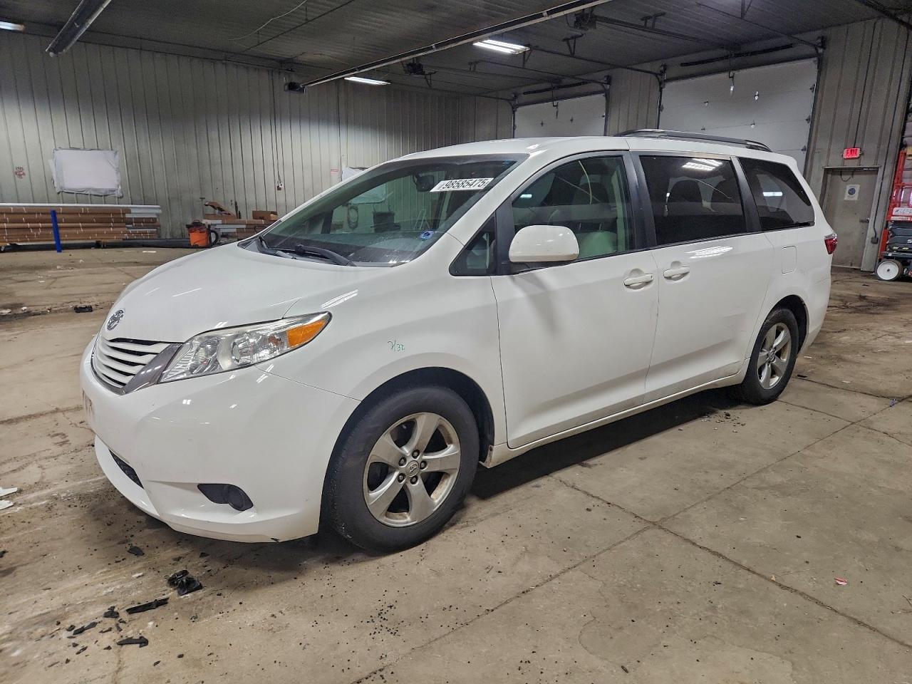 2015 TOYOTA SIENNA