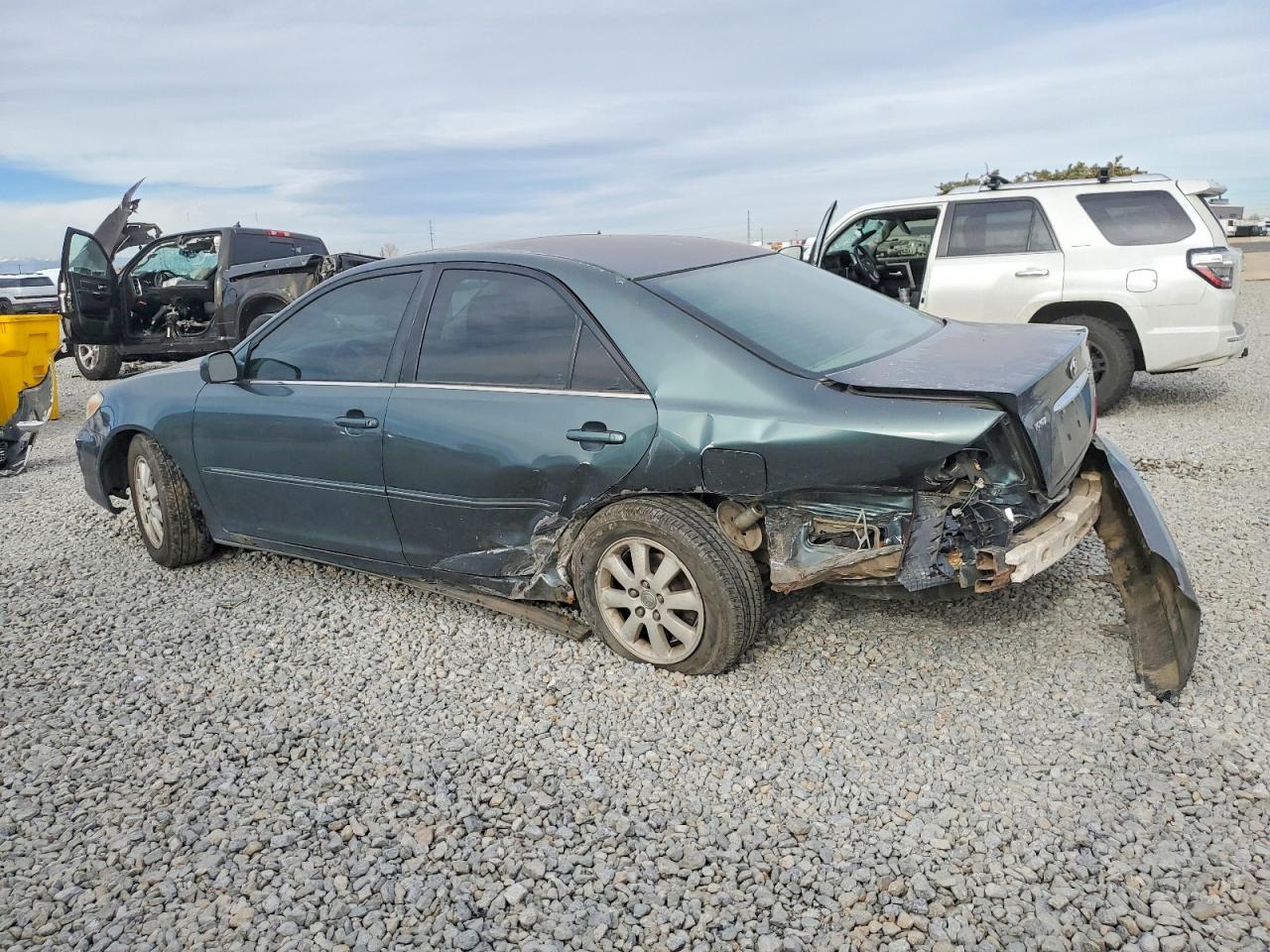 2002 TOYOTA CAMRY XLE photo 2