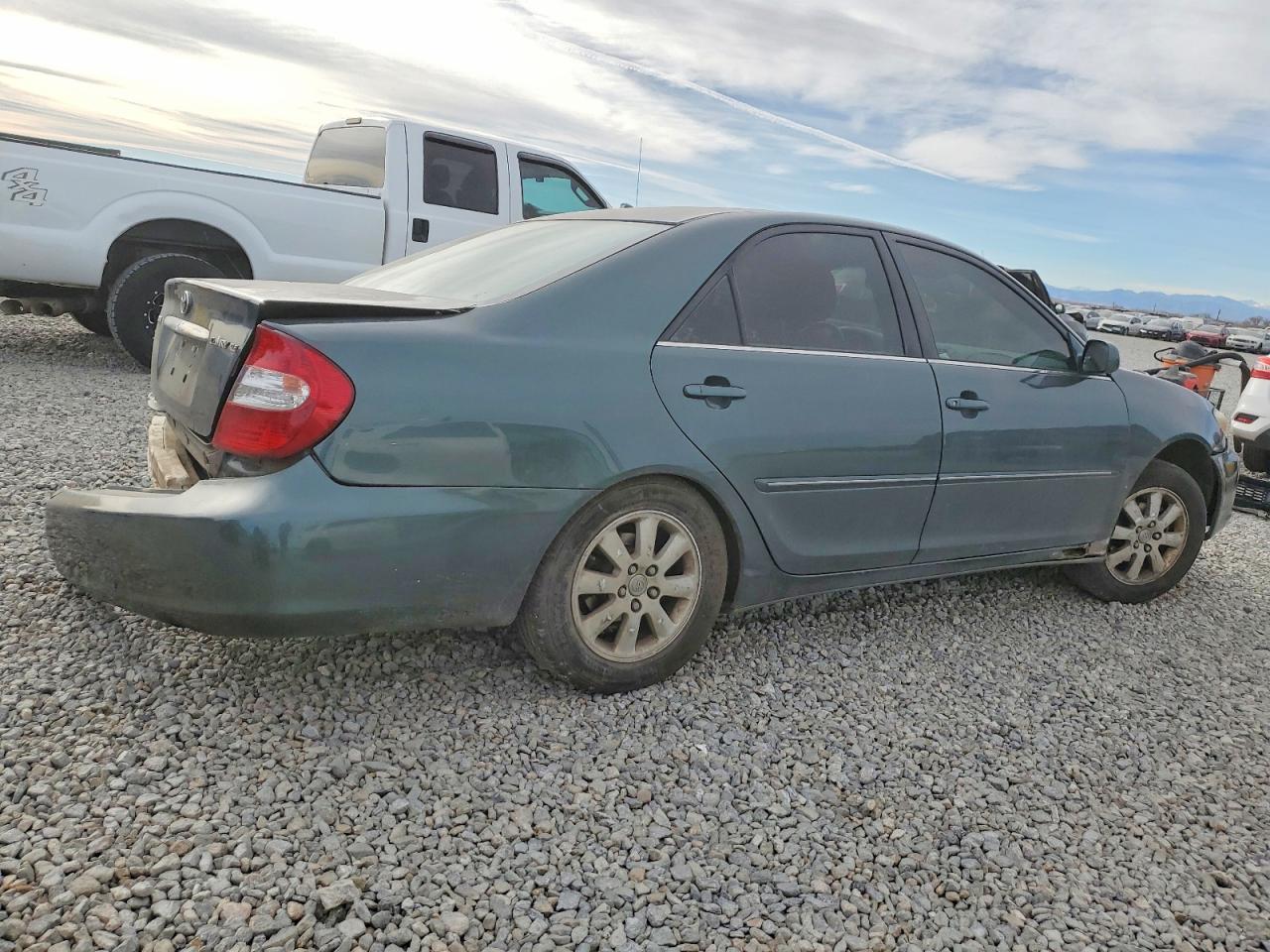 2002 TOYOTA CAMRY XLE photo 3