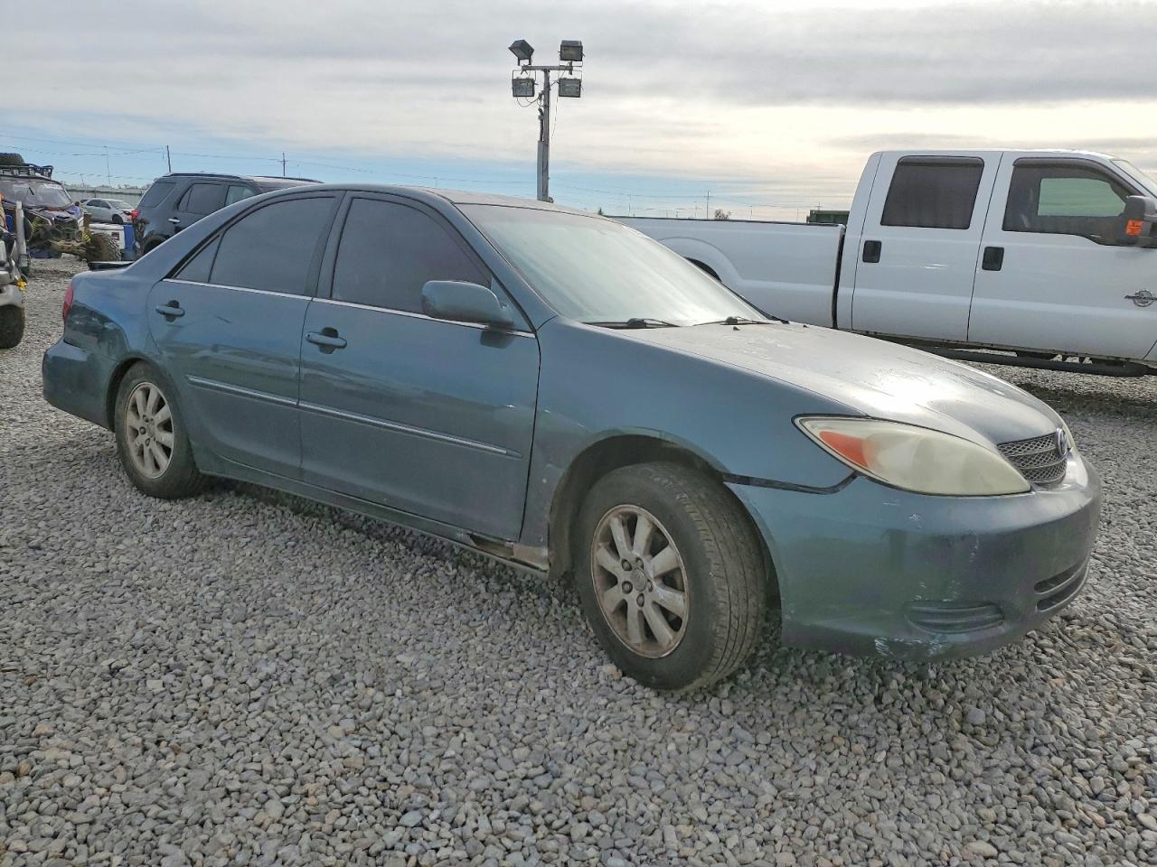 2002 TOYOTA CAMRY XLE photo 4