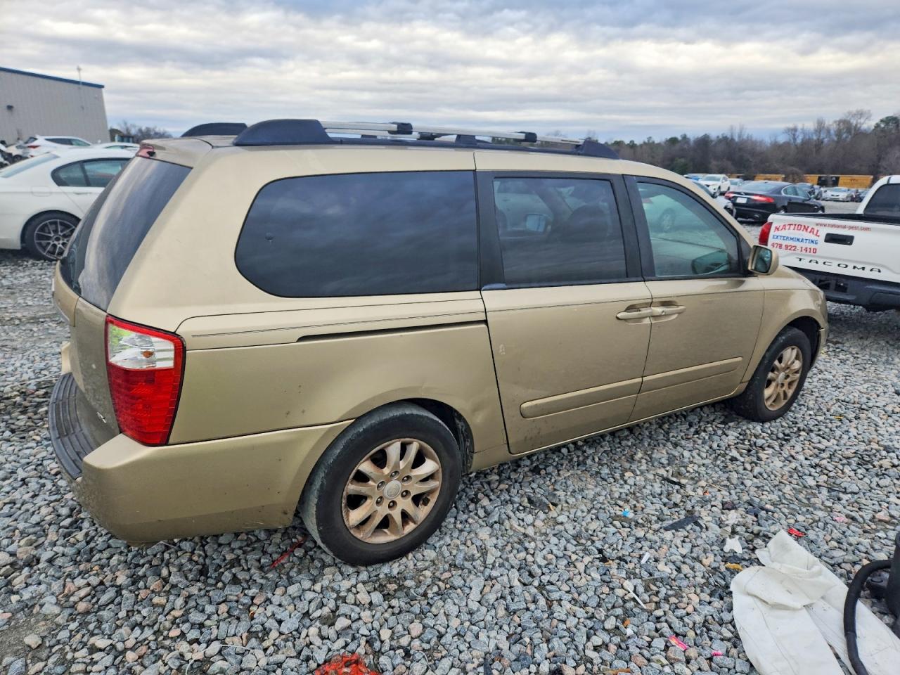2006 KIA SEDONA EX photo 3