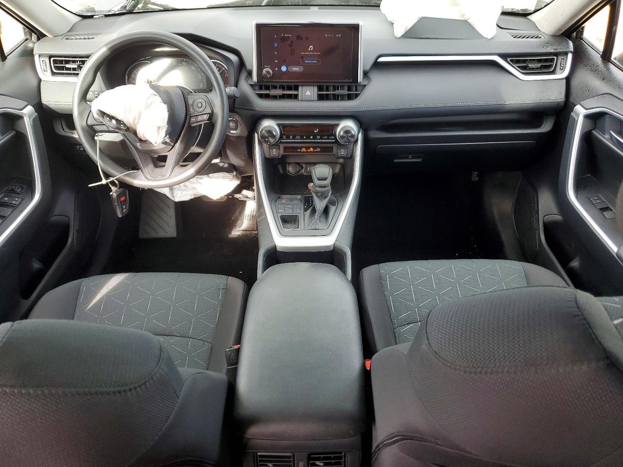 2025 TOYOTA RAV4 XLE photo 8