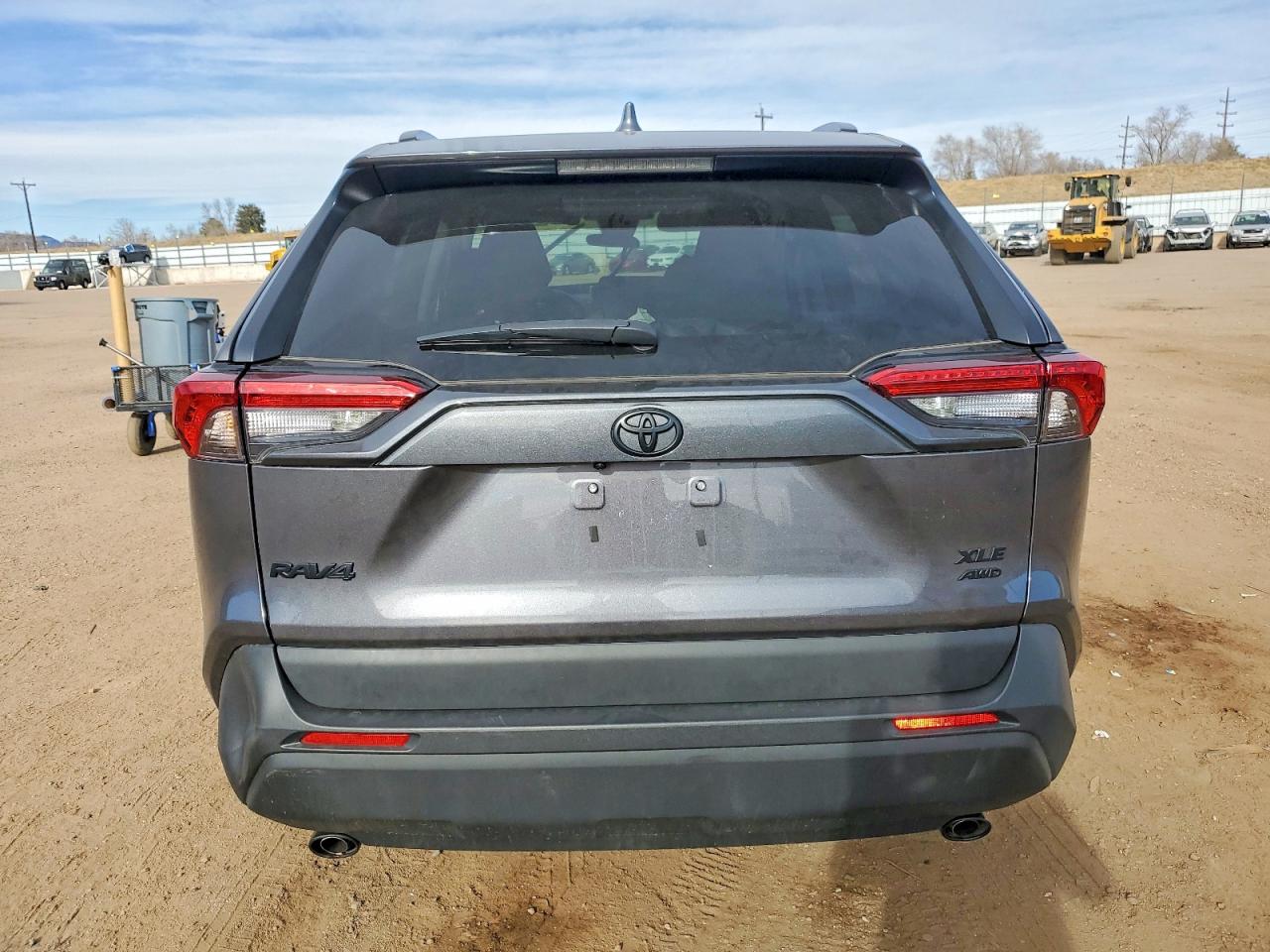 2025 TOYOTA RAV4 XLE photo 6