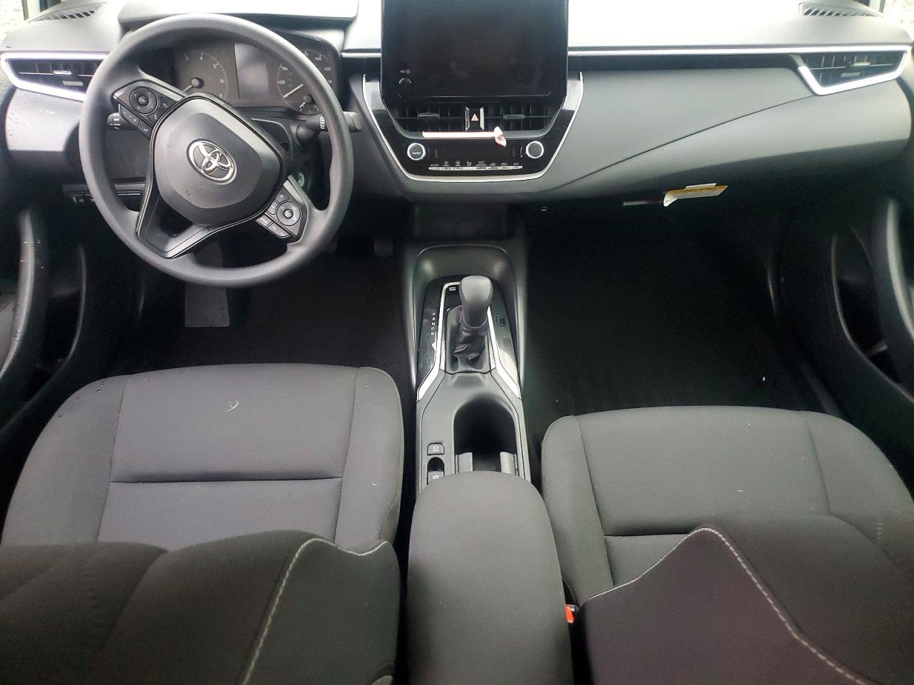 2025 TOYOTA COROLLA LE photo 8
