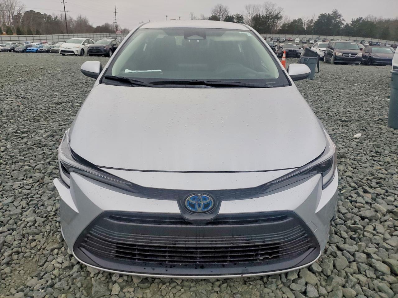 2025 TOYOTA COROLLA LE photo 5