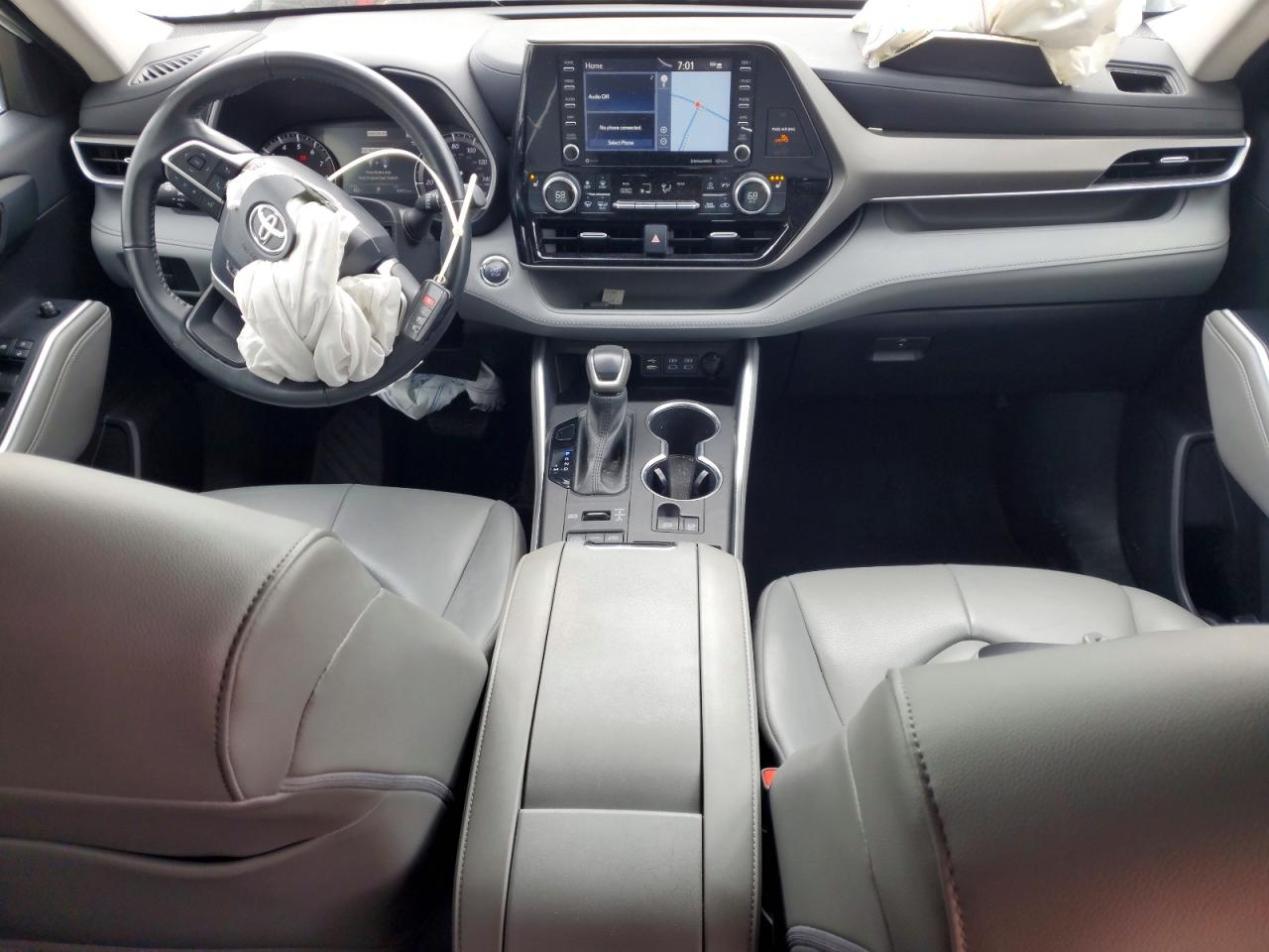 2022 TOYOTA HIGHLANDER XLE photo 8